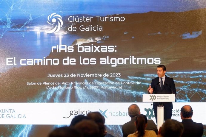 El presidente de la Diputación de Pontevedra, Luis López, durante la jornada del Clúster Turismo de Galicia 'Rías Baixas: el camino de los algoritmos'.