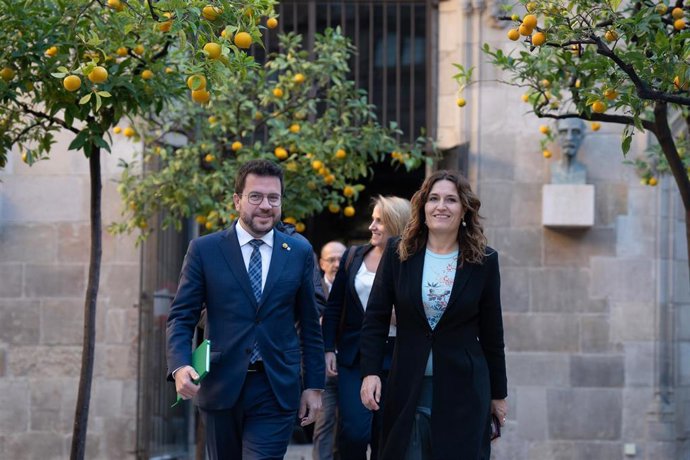El presidente de la Generalitat, Pere Aragons, y la consellera de Presidncia, Laura Vilagr, llegan a la reunión extraordinaria del Consell Executiu de este jueves.