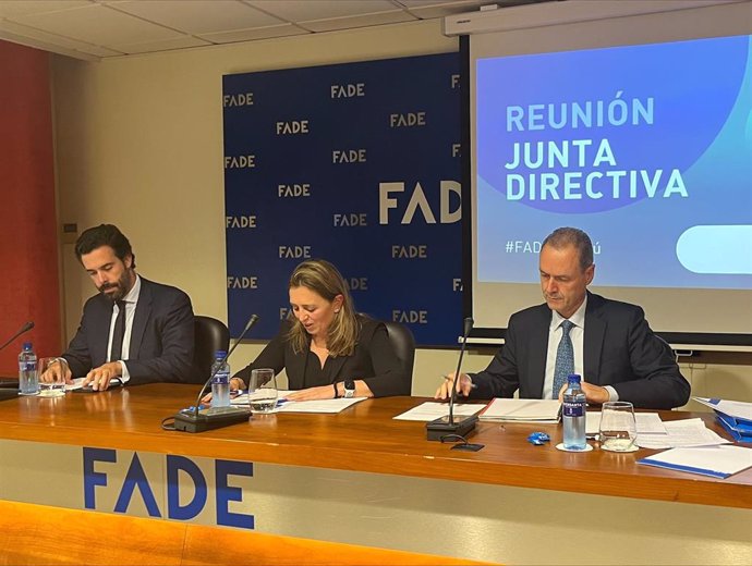 Reunión de la junta directiva de FADE