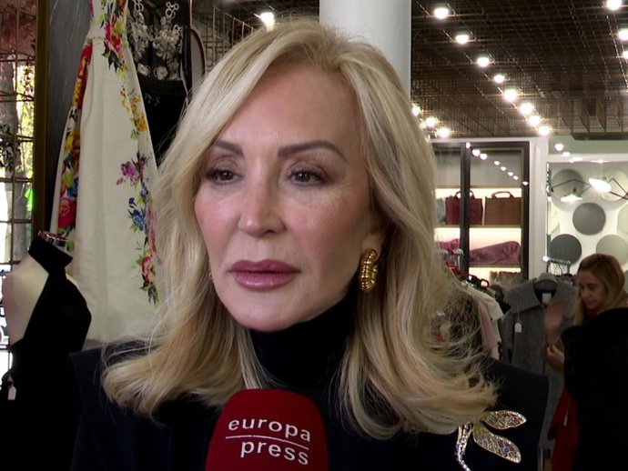 Carmen Lomana, un año más en su mercadillo solidario