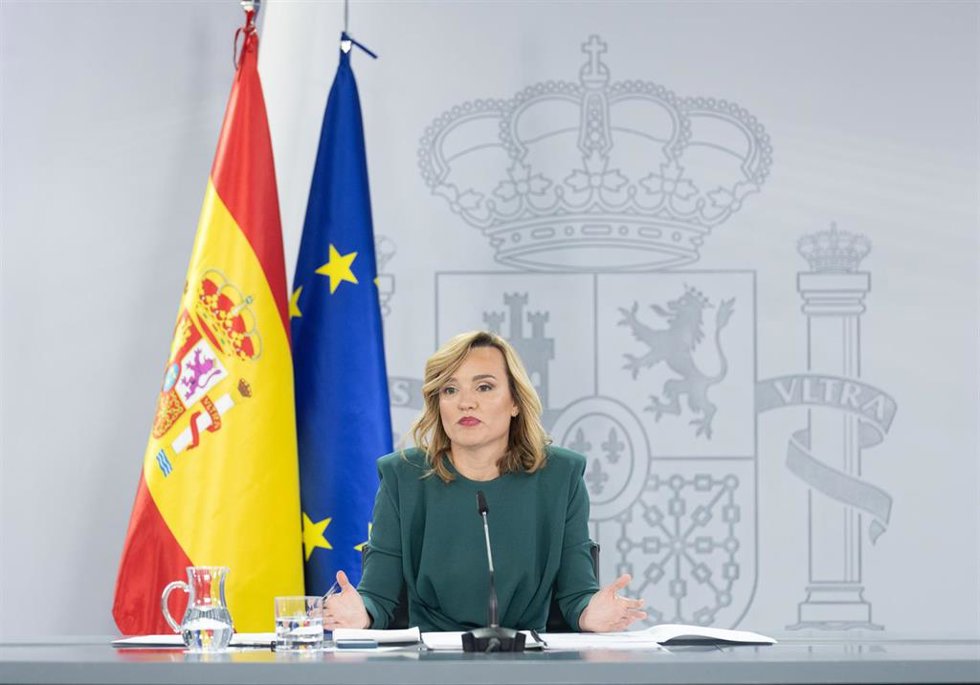 La portavoz del gobierno y ministra de Educación, Formación Profesional y Deportes, Pilar Alegría, ofrece una rueda de prensa posterior a la reunión del Consejo de Ministros, en el Palacio de la Moncloa, a 22 de noviembre de 2023, en Madrid (España).