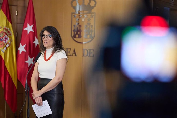 La nueva portavoz de Más Madrid en la Asamblea, Manuela Bergerot durante una rueda de prensa.