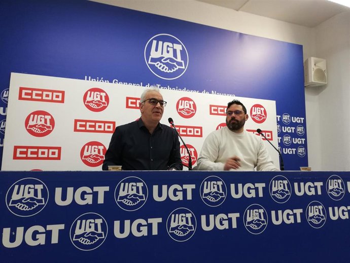 El secretario general de la Federación de Industria, Construcción y Agro (FICA) de UGT de Navarra, Lorenzo Ríos, y el secretario general de CCOO Industria, José Manuel Romeo.