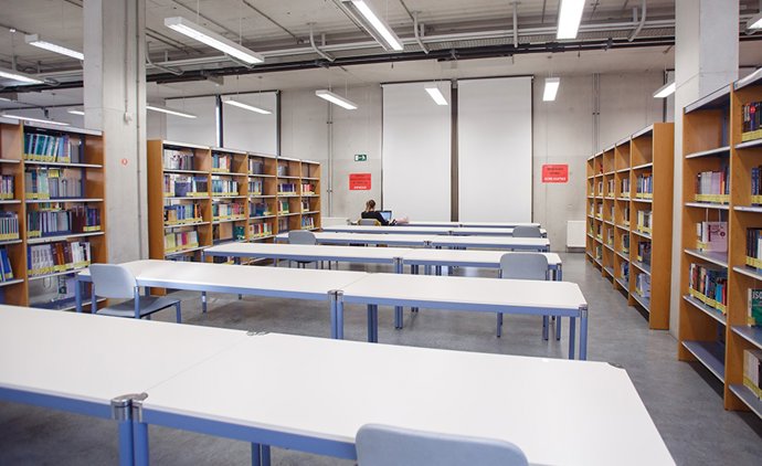 Archivo - Imagen de la Biblioteca del campus de Arrosadia de la UPNA.
