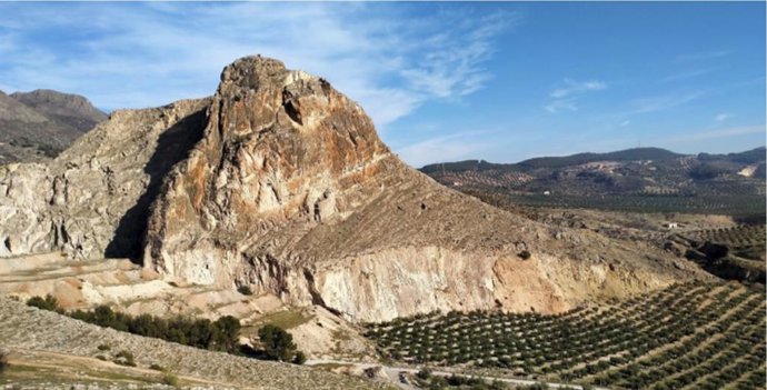 Falla de Sierra Elvira, a la que está ligada unos baños termales