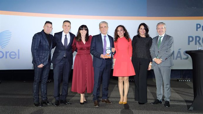 El equipo de Majorel, ahora Teleperformance, recibe el premio al Proveedor Más Recomendado del Año