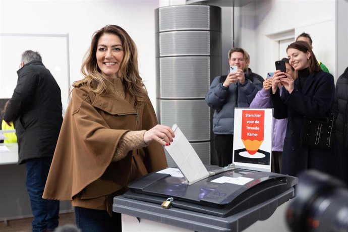 Dilan Yesilgoz, candidata electoral del Partido Popular por la Libertad y la Democracia (VVD)