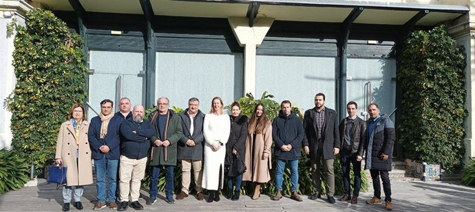 Archivo - Junta Directiva de la Asociación de Hostelería presidida por Javier Bedia.