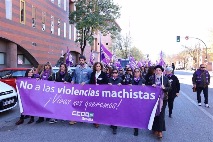 Imagen de la movilización impulsada por CCOO en Sevilla en contra de la violencia machista.