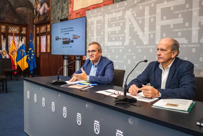El consejero de Sector Primario del Cabildo de Tenerife, Valentín González, presenta una campaña para la promoción de los vinos de la isla