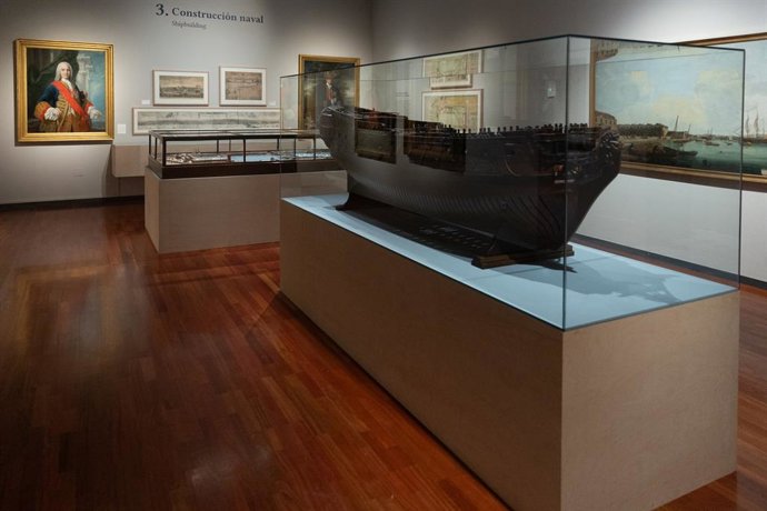 Una réplica de un barco el día de la inauguración de la exposición, 'Jorge Juan. El Legado de un Marino Científico', en el Museo Naval, a 24 de noviembre de 2023, en Madrid (España). Esta muestra rememora la vida y la obra del ilustre marino del que se 