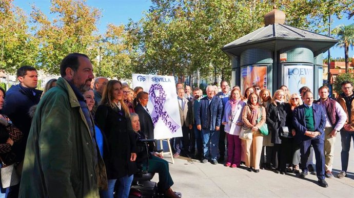 Acto del PP de Sevilla con motivo del Día Internacional para la Eliminación de la Violencia contra la Mujer.