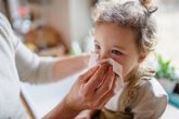 Foto: Sanidad notifica un aumento de infecciones respiratorias asociado a casos de gripe y VRS, sobre todo en niños