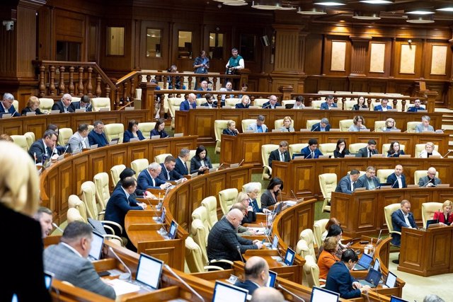 Diputados en el Parlamento moldavo