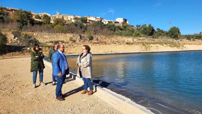 El secretario general del PAR, Alberto Izquierdo, ha visitado la primera fase de una balsa de almacenamiento del río Matarraña.
