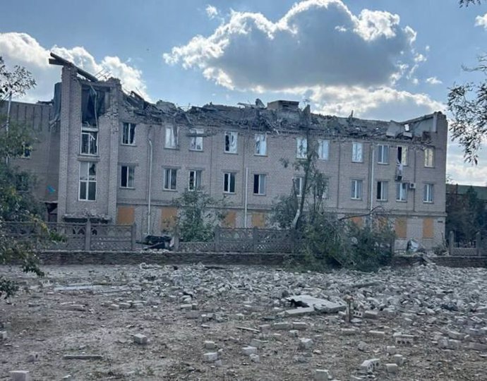 Archivo - Destrozos tras un misil ruso en Berislav, en la región de Jersón (Ucrania)