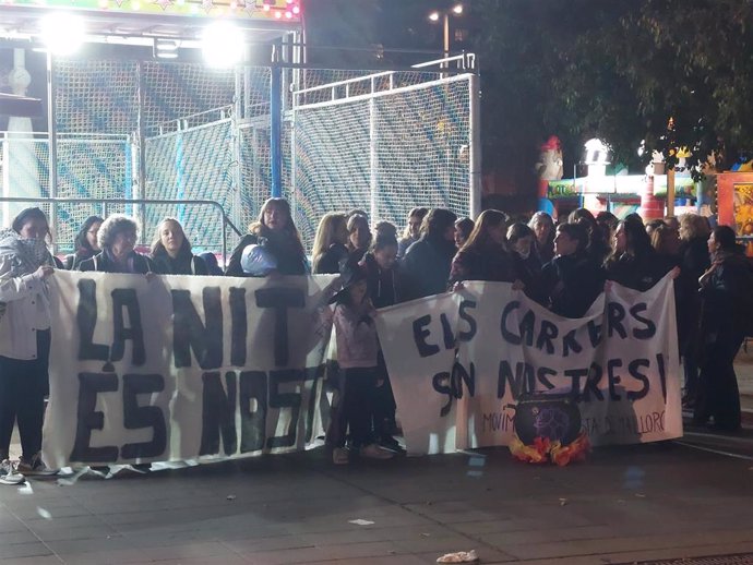Más de 50 mujeres se manifiestan en Palma, convocadas por Moviment Feminista de Mallorca