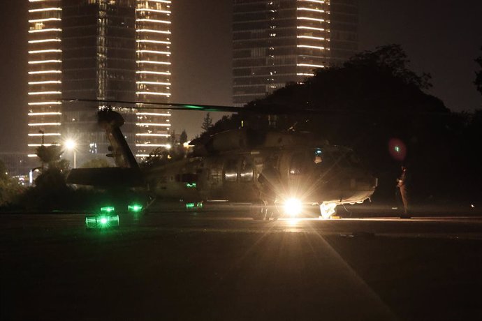 24 November 2023, Israel, Petah Tikva: A helicopter carrying hostages released by Hamas militants lands at Schneider Children's Medical Center of Israel. Photo: Ilia Yefimovich/dpa