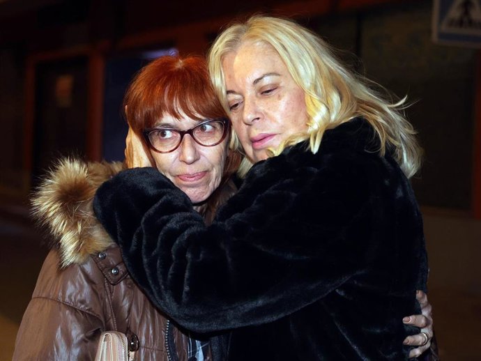 PETRA Y SU HERMANA, BÁRBARA REY