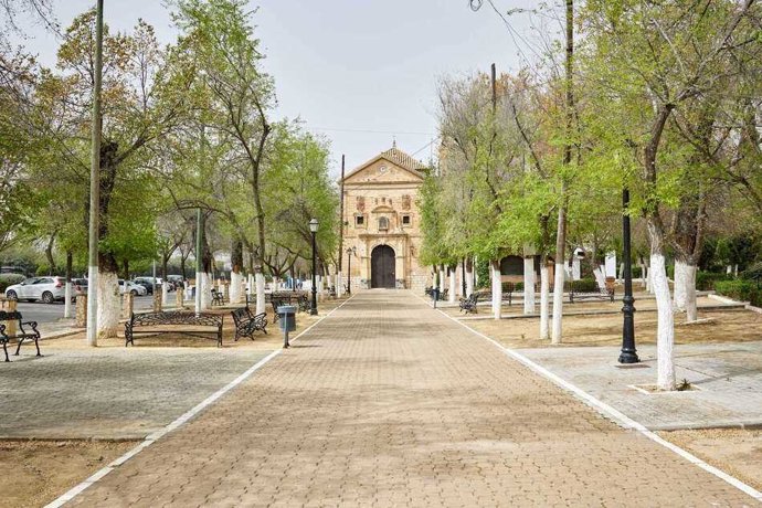 La Comisión Provincial de Patrimonio de la Delegación de Turismo, Cultura y Deporte ha informado favorablemente acerca del proyecto de acondicionamiento de la pavimentación del parque de El Calvario, en Encinas Reales.