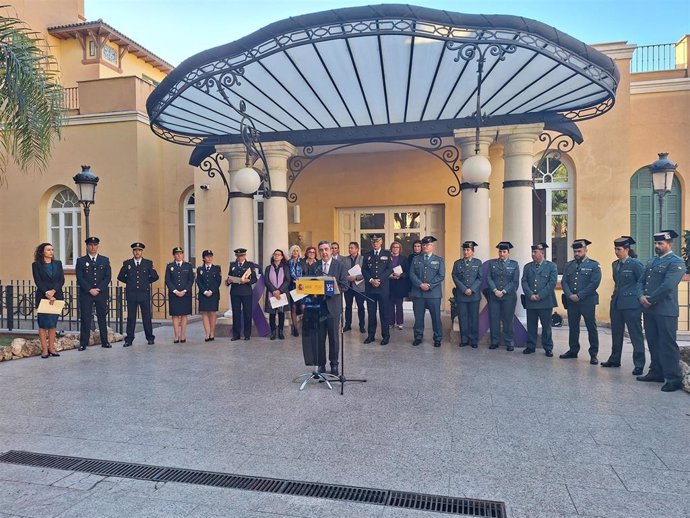 El subdelegado accidental del Gobierno en Málaga, Juan Pedro Carnero, preside el acto institucional celebrado en Málaga con motivo del Día Internacional para la Eliminación de la Violencia contra las Mujeres