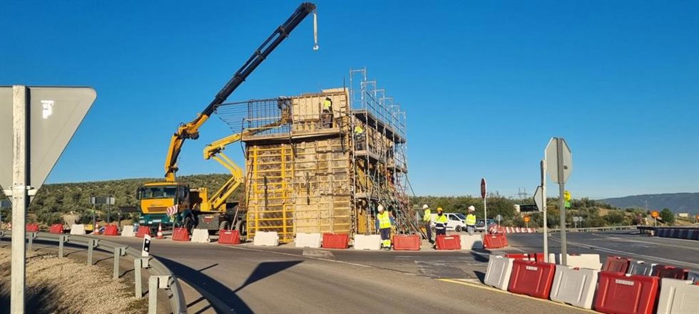 Esta semana próxima habrá cortes de tráfico por las obras del enlace entre la A-311 y la A-305 a su paso por Andújar, Lahiguera y Arjona.