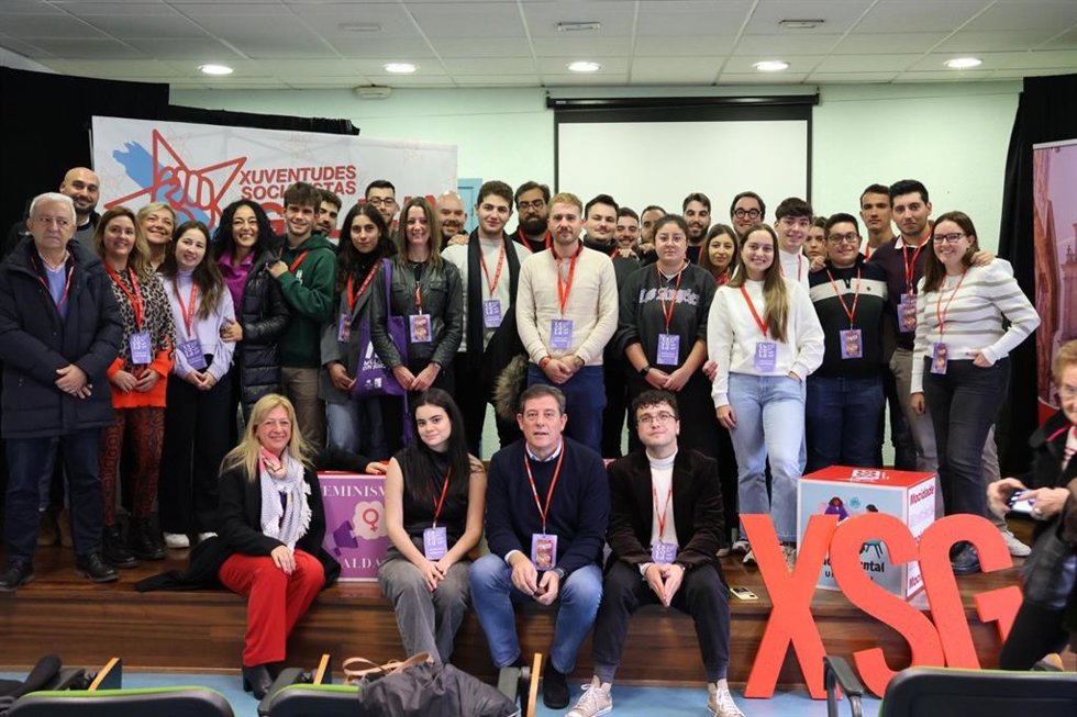 El candidato del PSdeG a la presidencia de la Xunta, José Ramón Gómez Besteiro, participa en la apertura de la 'Escola de Outono' de las Xuventudes Socialistas de Galicia, que se celebra en Lugo este fin de semana.