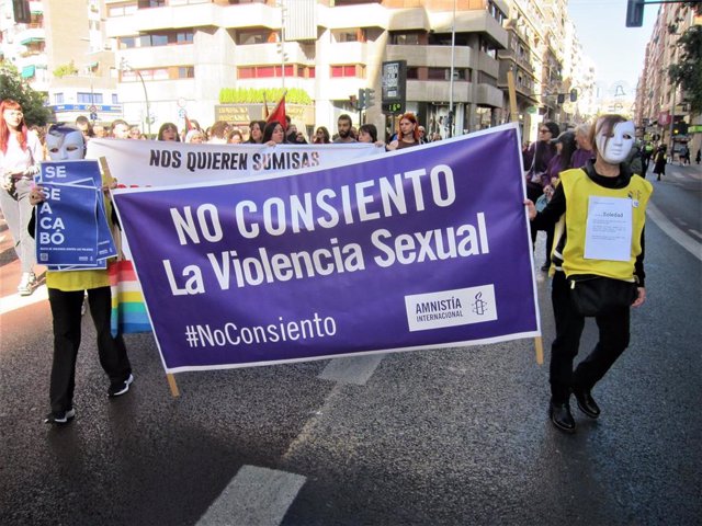 Convocadas por las diversas organizaciones feministas, englobadas en la Asablea Feminista de la Región de Murcia la mayoría de ellas, la ciudad de Murcia ha celebrado el 25N