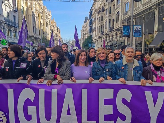 La presidenta del Congreso de los Diputados y secretaria general del PSIB-PSOE, Francina Armengol, en la manifestación convocada por el Foro de Madrid contra la violencia de las mujeres y el Consejo de las Mujeres de Madrid