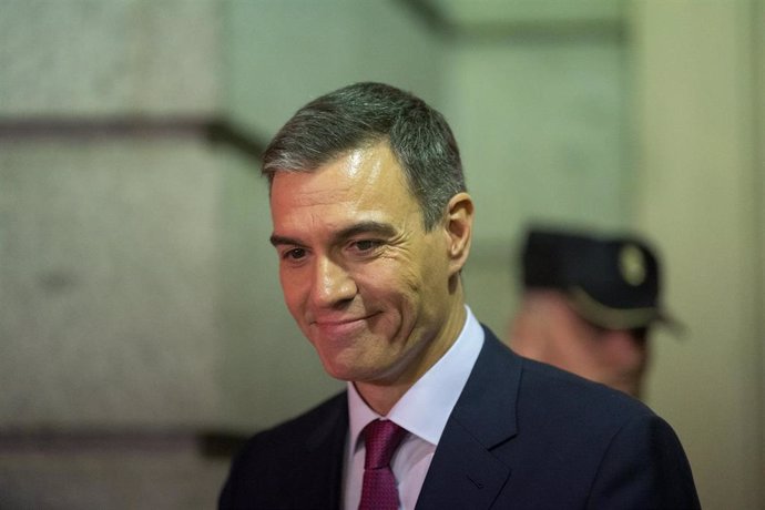 El presidente del Gobierno, Pedro Sánchez, a su salida de la primera sesión del debate de investidura 