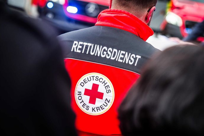 Archivo - Trabajador de los Servicios de Emergencia de Alemania.