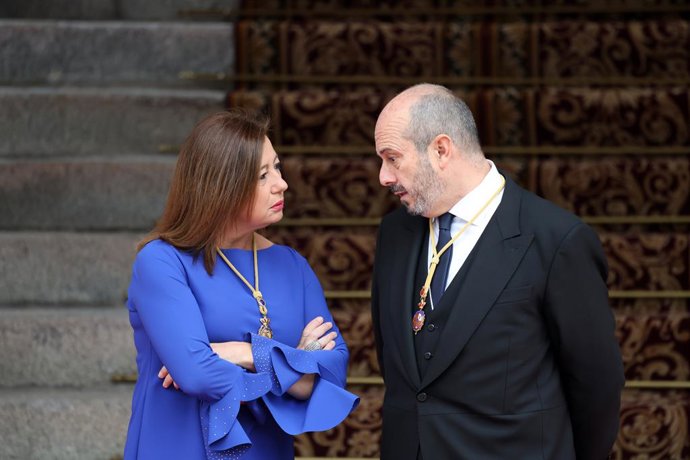 La Presidenta del Congreso de los Diputados, Francina Armengol, y el Presidente del Senado, Pedro Rollán Ojeda, durante el acto de jura de la Constitución ante las Cortes Generales, en el Congreso de los Diputados, a 31 de octubre de 2023, en Madrid (Es