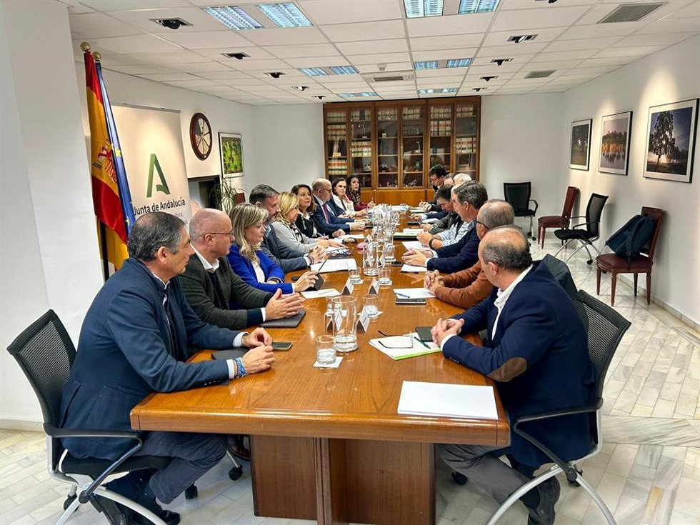 La consejera de Agricultura, Pesca, Agua y Desarrollo Rural, Carmen Crespo, participa en la reunión de la Mesa de Interlocución Agraria de Andalucía