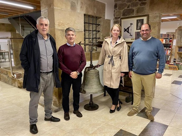 La consejera de Cultura, Eva Guillermina Fernández, realiza una visita institucional a Selaya y Villafufre