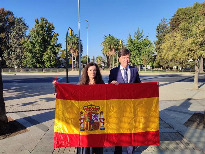 Vox pregunta al equipo de gobierno "cuándo procederá a ubicar la bandera de España en la Plaza 12 de Octubre" de Huelva.