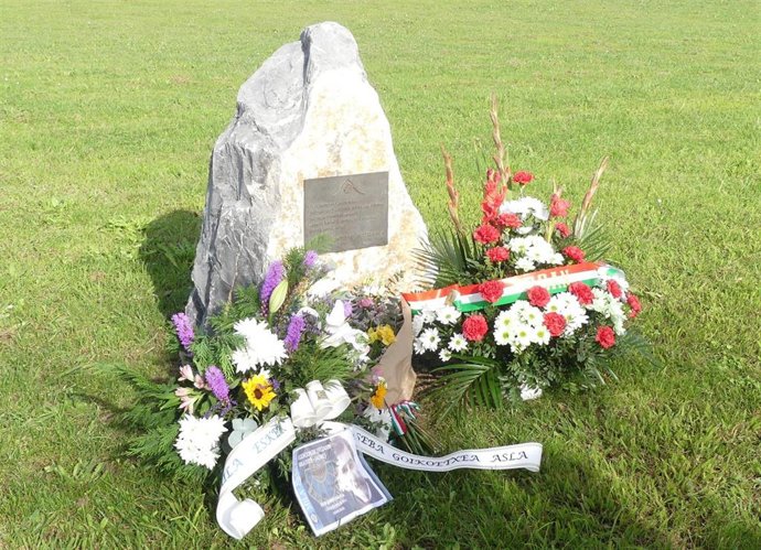 La Ertzaintza rinde homenaje a Joseba Goikoetxea, sargento mayor asesinado por ETA en 1993
