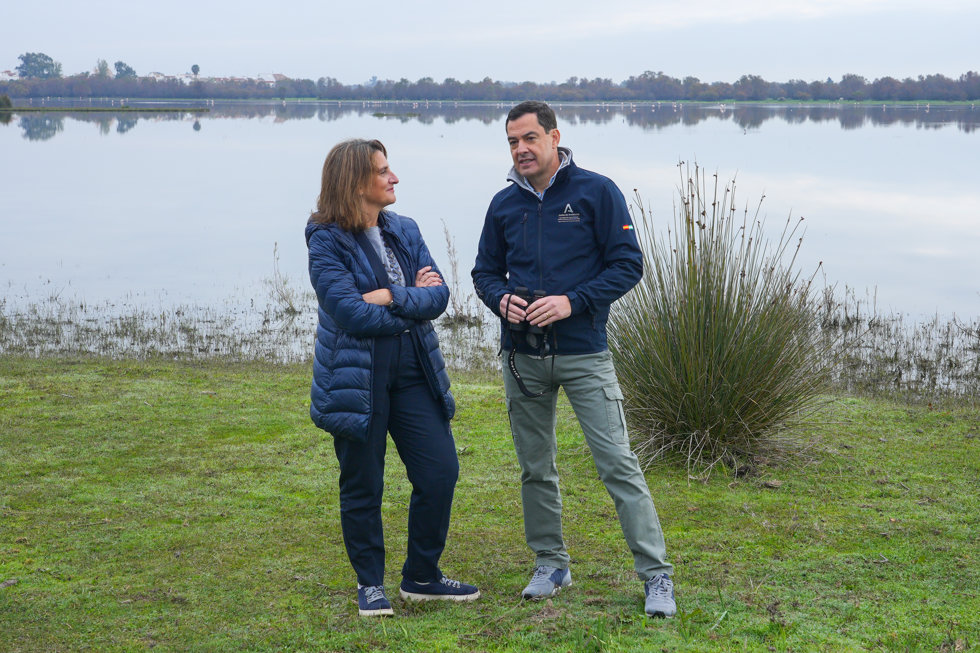 El presidente de la Junta, Juanma Moreno, y la vicepresidenta tercera del Gobierno, Teresa Ribera, visitan el Parque Nacional antes de firmar el Acuerdo por Doñana