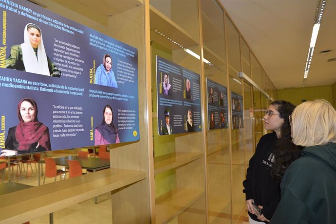 Uclm. Np La Biblioteca General Del Campus De Ciudad Real Acoge Una Exposición De Mujeres Afganas Que Luchan Por Su Futuro Bajo El Poder Talibán