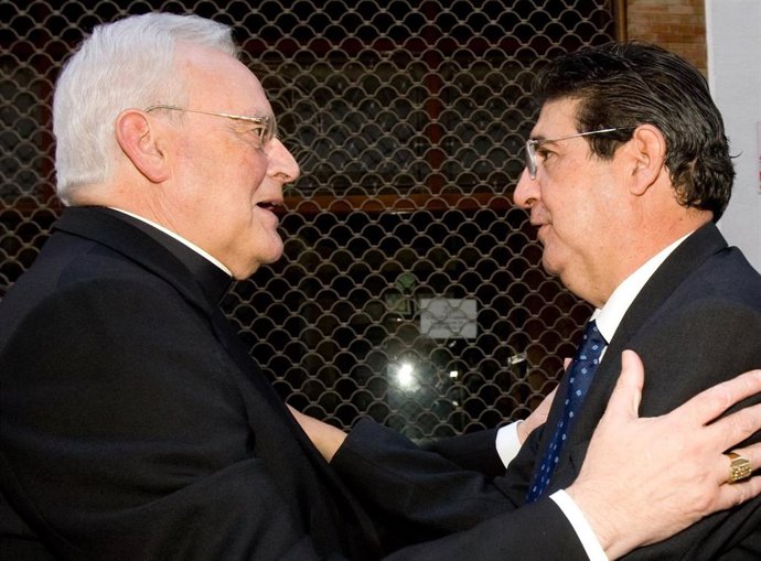 El Colegio de Abogados de Sevilla presentará el libro 'Sevilla, la ciudad más amada' el próximo lunes.