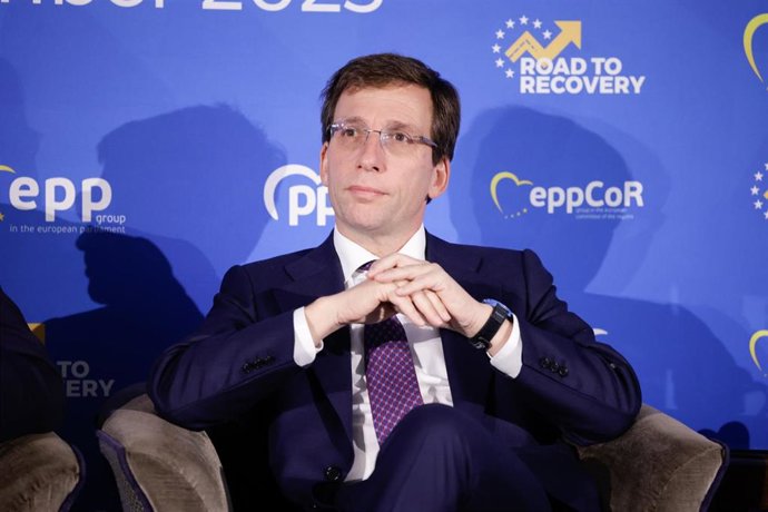El alcalde de Madrid, José Luis Martínez-Almeida, en el primer debate de la jornada 'Camino a la recuperación' que organiza el PP Europeo en Barcelona