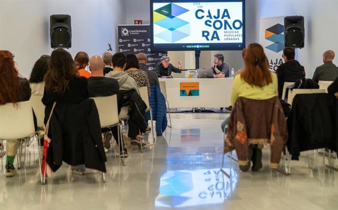 Conferencia del espacio Caja Sonora