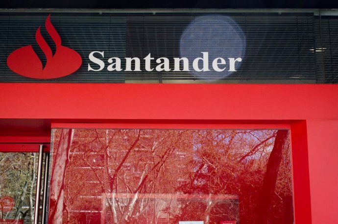 Archivo - Sucursal, banco Santander