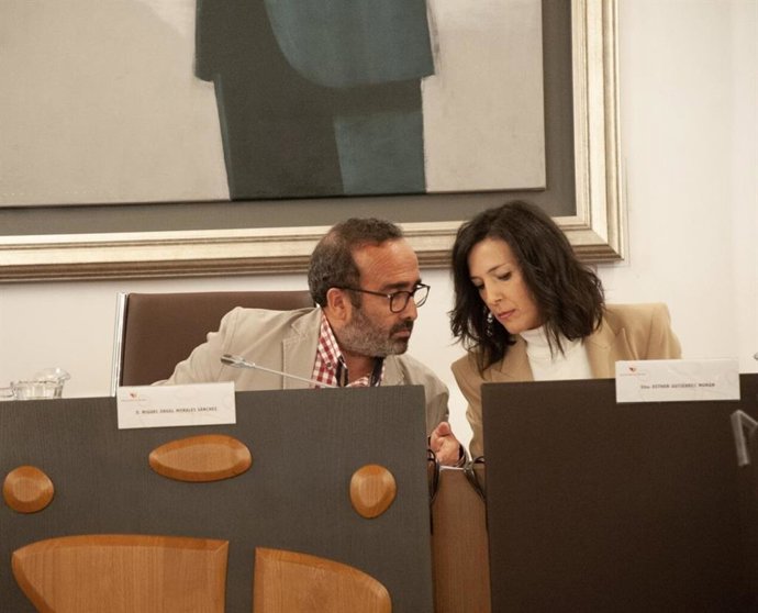 El presidente de la Diputación de Cáceres, Miguel Ángel Morales, y la vicepresidenta Primera, Esther Gutiérrez en una foto de archivo