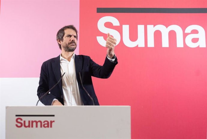 El ministro de Cultura y portavoz de Sumar, Ernest Urtasun, durante una rueda de prensa, en el Espacio Rastro, a 27 de noviembre de 2023, en Madrid (España). 