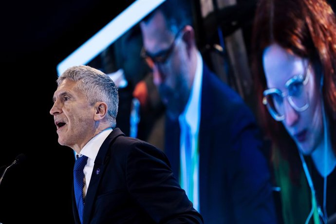 El ministro de Interior, Fernando Grande-Marlaska, en la LXX Conferencia de los Órganos Especializados en Asuntos de la Unión (COSAC), en el Hotel Meliá Castilla, a 27 de noviembre de 2023, en Madrid (España). Representantes de los distintos parlamentos