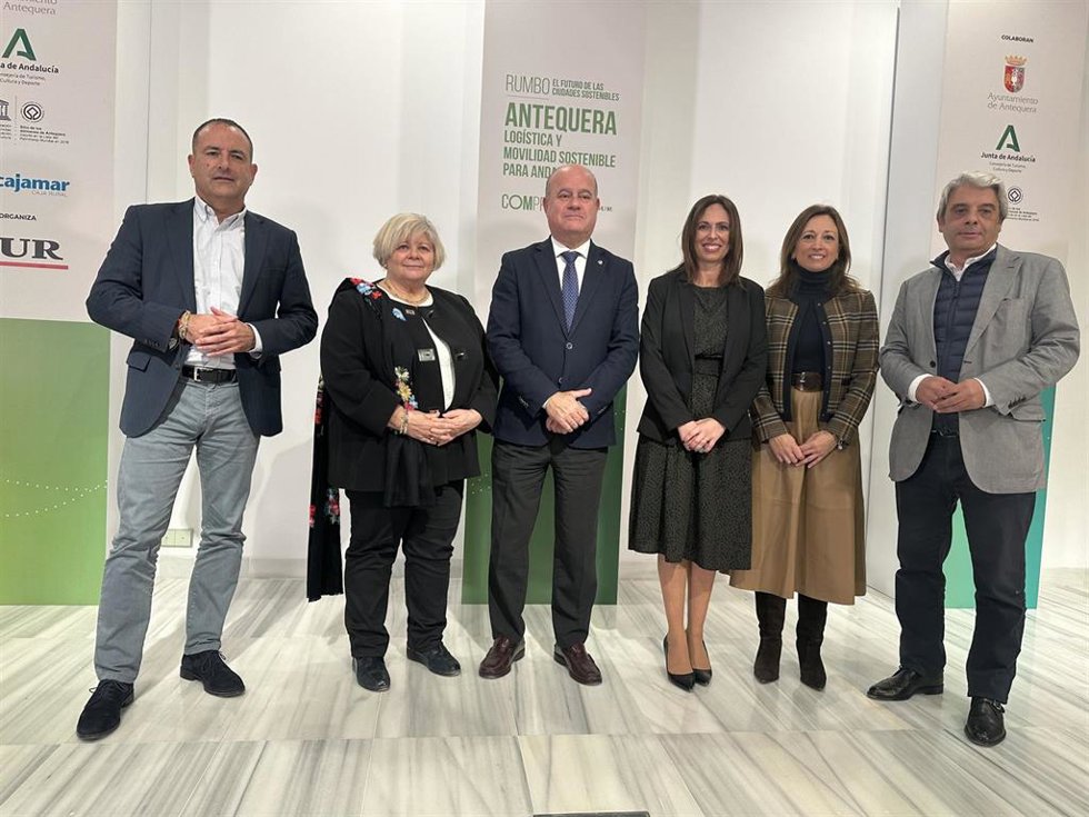 La consejera de Fomento, Articulación del Territorio y Vivienda, Rocío Díaz, durante la clausura de la jornada Rumbo Antequera: logística y movilidad sostenible para Andalucía