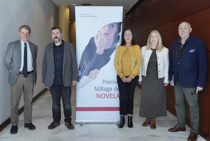 El escritor Mario Cuenca Sandoval gala el Premio Málaga de Novela por su obra 'Aurora Q'