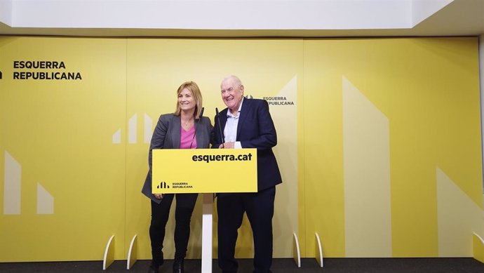 La portavoz de ERC, Raquel Sans, y el líder de ERC en Barcelona, Ernest Maragall, en rueda de prensa.