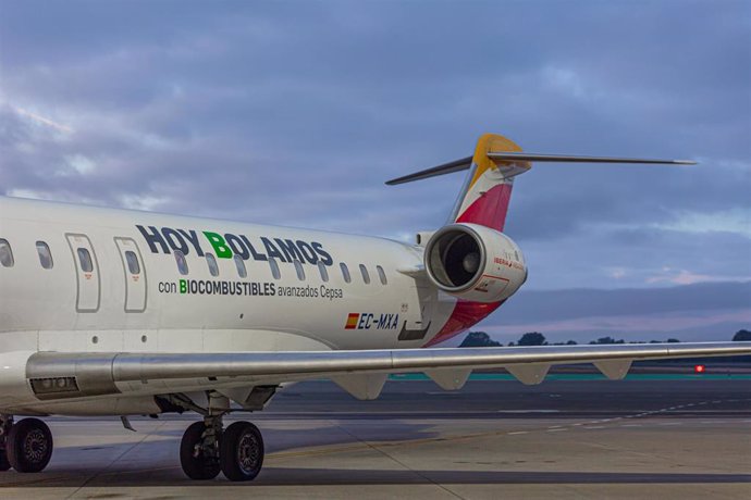 Archivo - Cepsa ha comenzado a comercializar combustible sostenible de aviación (SAF) en el aeropuerto de Málaga, el cuarto de España con mayor tráfico de pasajeros con alrededor de 20 millones a finales de 2023.