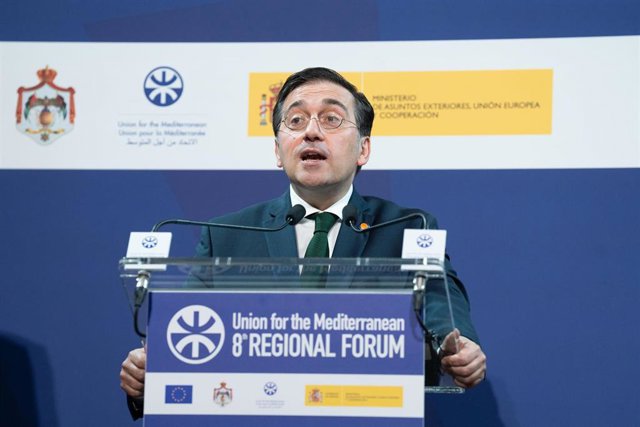 El ministro de Asuntos Exteriores, José Manuel Albares, ofrece una rueda de prensa durante el VIII Foro de la UpM en Barcelona